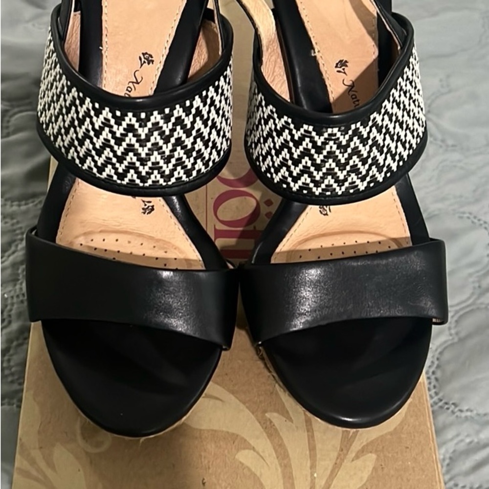 Black leather shoes. Size 7.5 - Picture 3 of 6